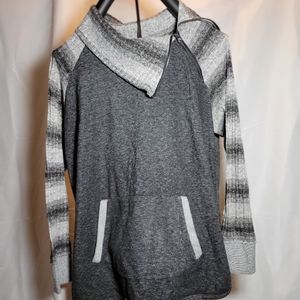 #1010 Womens lightweight sweater/sweatshirt.